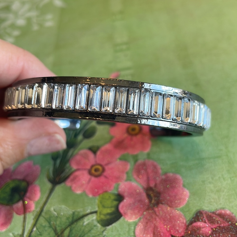 Mark. Bangle - Picture 2 of 6